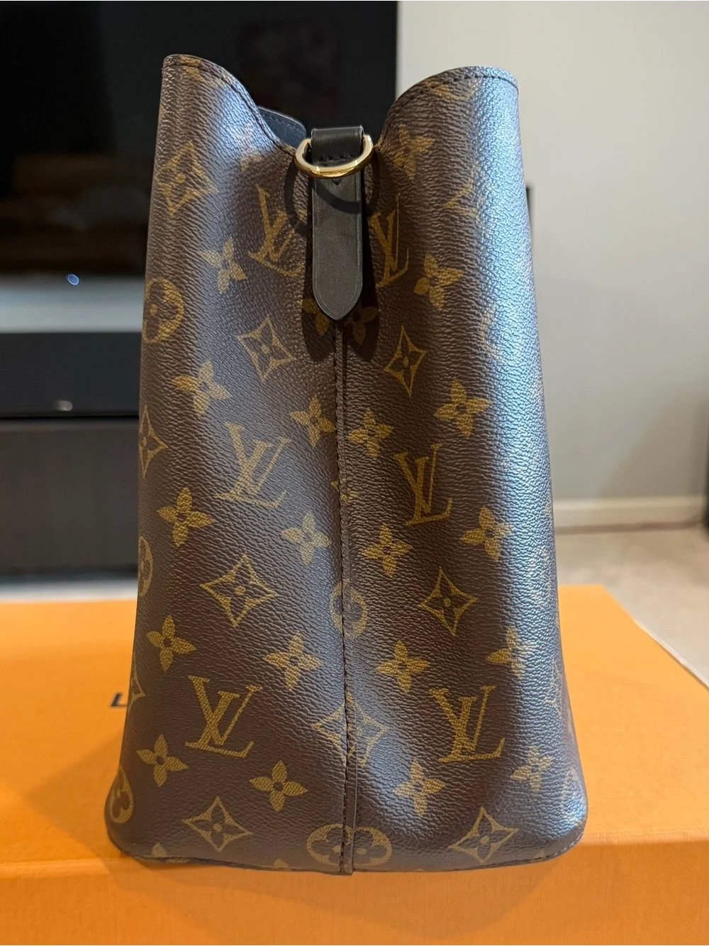 Louis Vuitton Monogram Neo Noe MM Handbag